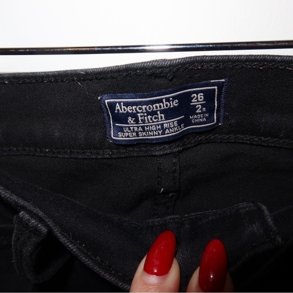 Abercrombie and Fitch Black Ultra High Rise Super Skinny Distressed Jeans Size 2 - Picture 5 of 6